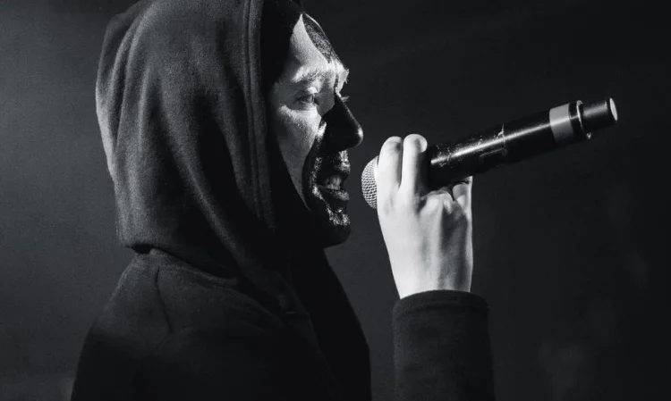 Les causes de la mort de Népal : retour sur les hypothèses des fans