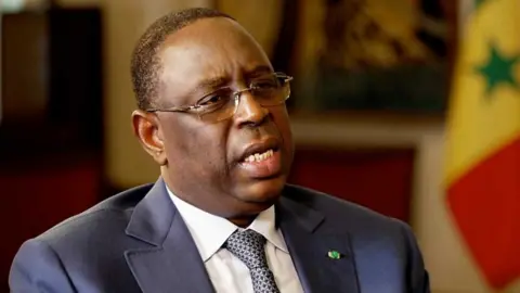 “Deux mandats suffisent largement dans une démocratie !” : Landing Savané fait le moral à Macky Sall