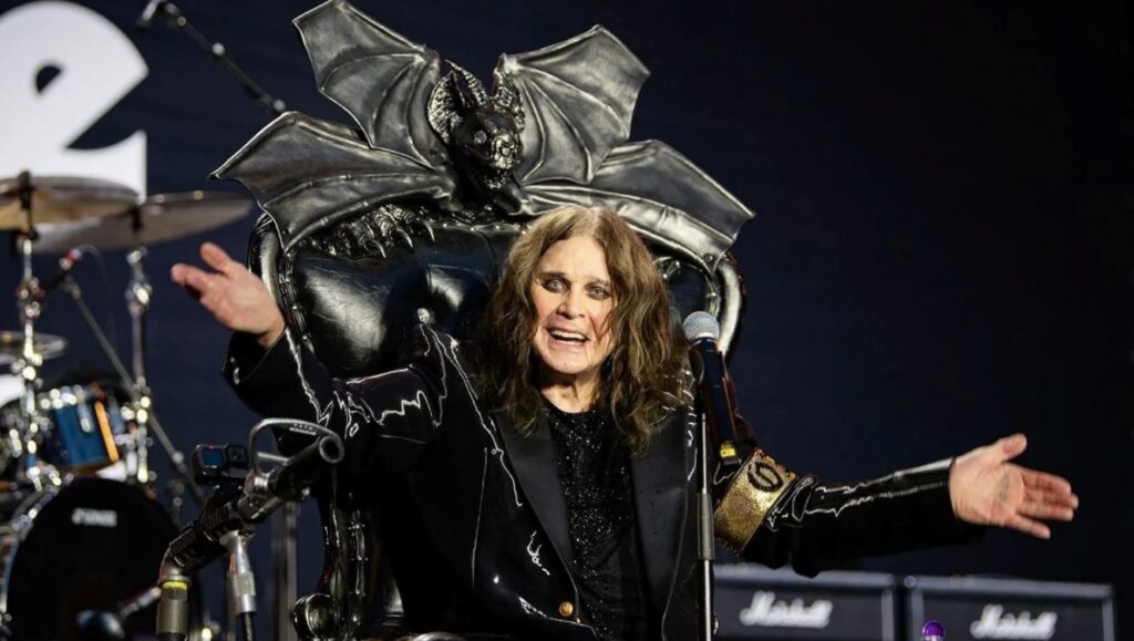 Ozzy Osbourne, légende du heavy metal, s’éteint à 76 ans. De Black Sabbath à son dernier concert, revivez l’héritage d’une icône qui a marqué la musique pour toujours.